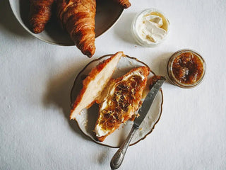 NORDIC.CHRISTMAS - Flowers On A Plate