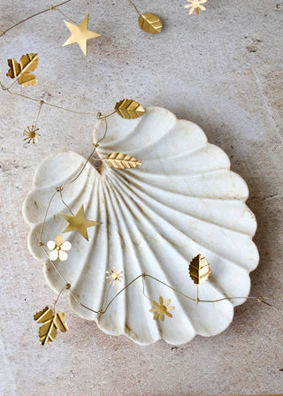 NORDIC.CHRISTMAS - Gold leaves & flowers garland