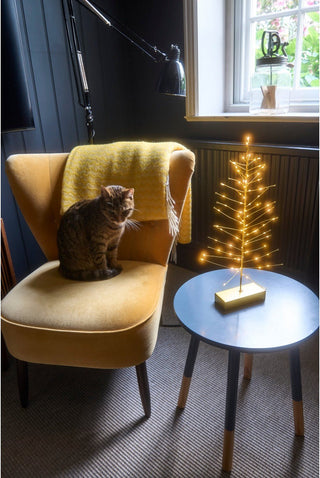 NORDIC.CHRISTMAS - Gold lighted festive tree