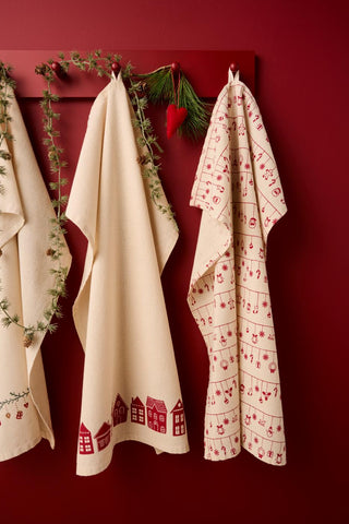 NORDIC.CHRISTMAS - Christmas tea towel Hollie - natural w/red Christmas decorations on strings