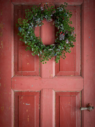 Glitter cedar wreath with cones