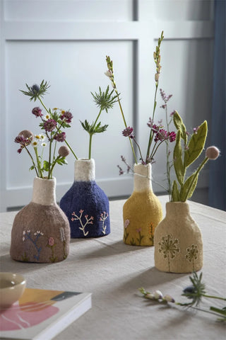 Felt ochre vase with flowers embroidery - inclu. glass