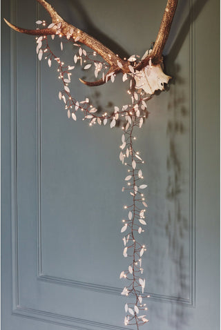 Leaf lighted garland