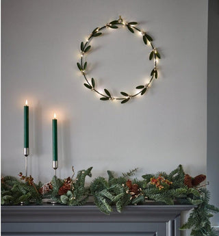 Mistletoe lighted wreath