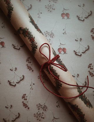 NORDIC.CHRISTMAS - Christmas Wreath Kraft Wrapping Paper