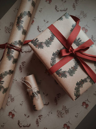 NORDIC.CHRISTMAS - Christmas Wreath Kraft Wrapping Paper