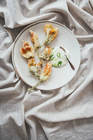 NORDIC.CHRISTMAS - Flowers On A Plate