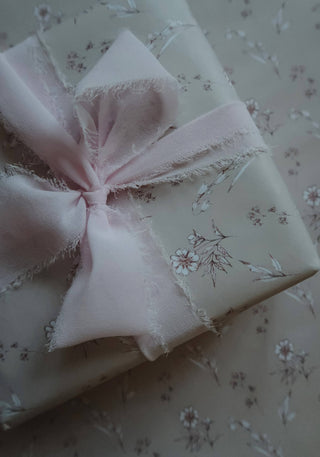 Set of 3 pieces white flowers pastel rose wrapping paper