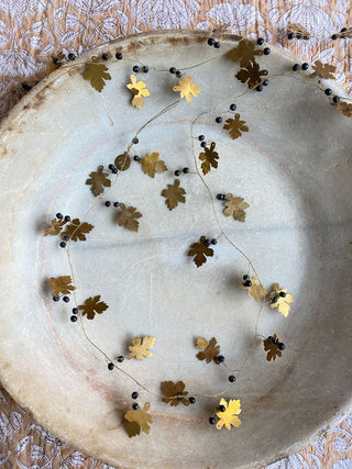 NORDIC.CHRISTMAS - Brass oak & black berries beads garland