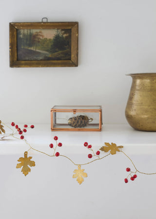NORDIC.CHRISTMAS - Brass oak & red berries beads garland