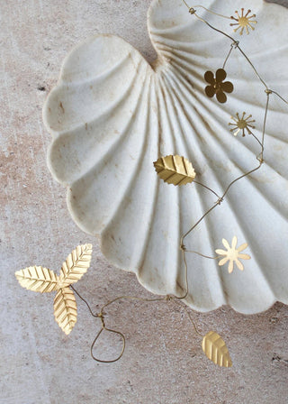 NORDIC.CHRISTMAS - Gold leaves & flowers garland