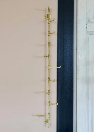 NORDIC.CHRISTMAS - Vertical gold treasure hanger