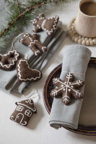 NORDIC.CHRISTMAS - Felt gingerbread pretzel