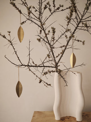 NORDIC.CHRISTMAS - Leaf Brass Ornaments - Set of 4