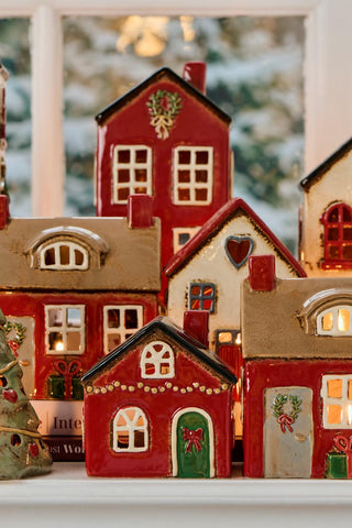 NORDIC.CHRISTMAS - Ceramic house with red bow on door