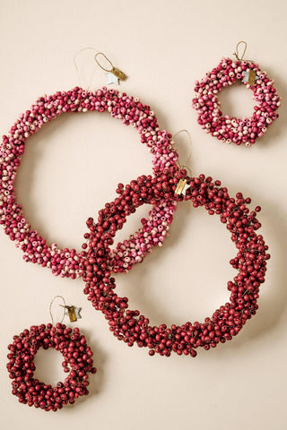 NORDIC.CHRISTMAS - Wreath with red wooden beads ornament