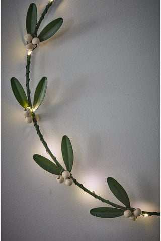 NORDIC.CHRISTMAS - Mistletoe lighted wreath