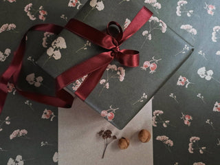 NORDIC.CHRISTMAS - Set of 3 pieces Floral deep green wrapping paper