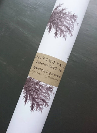 NORDIC.CHRISTMAS - Set of 3 Pieces Spruce branches on white wrapping paper