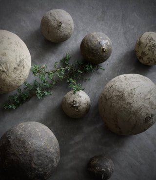 NORDIC.CHRISTMAS - Papier mache bauble, large mocha