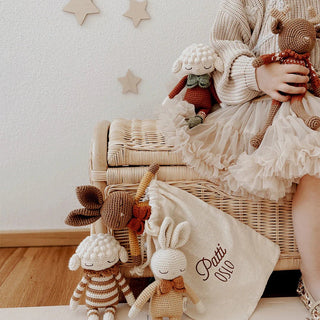 NORDIC.CHRISTMAS - Luka Lamb - cherry red