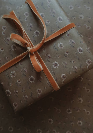 NORDIC.CHRISTMAS - Set Of 3 Pieces Daisies Kraft Wrapping Paper