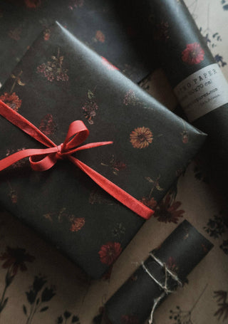 NORDIC.CHRISTMAS - Set Of 3 Pieces Florals on dark green Kraft Wrapping Paper
