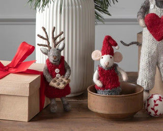 NORDIC.CHRISTMAS - Small grey girly deer with baking tray ornament