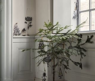 NORDIC.CHRISTMAS - Walther&co girl with heart ornament