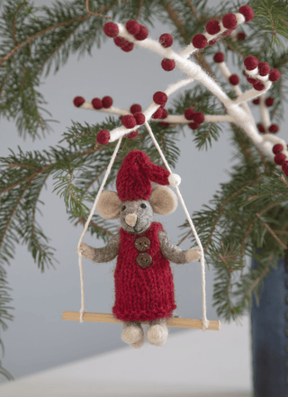 NORDIC.CHRISTMAS - White felt branch with dark red berries