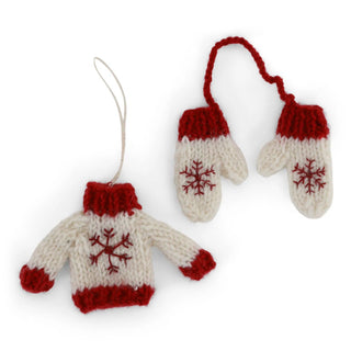 NORDIC.CHRISTMAS - White knitted sweater & gloves